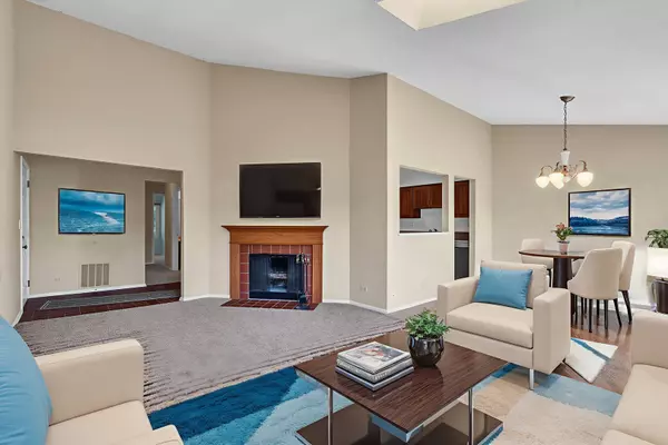 Buffalo Grove, IL 60089,143 W FABISH DR #143