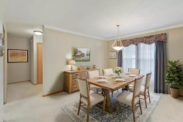 Batavia, IL 60510,2028 Conde CT