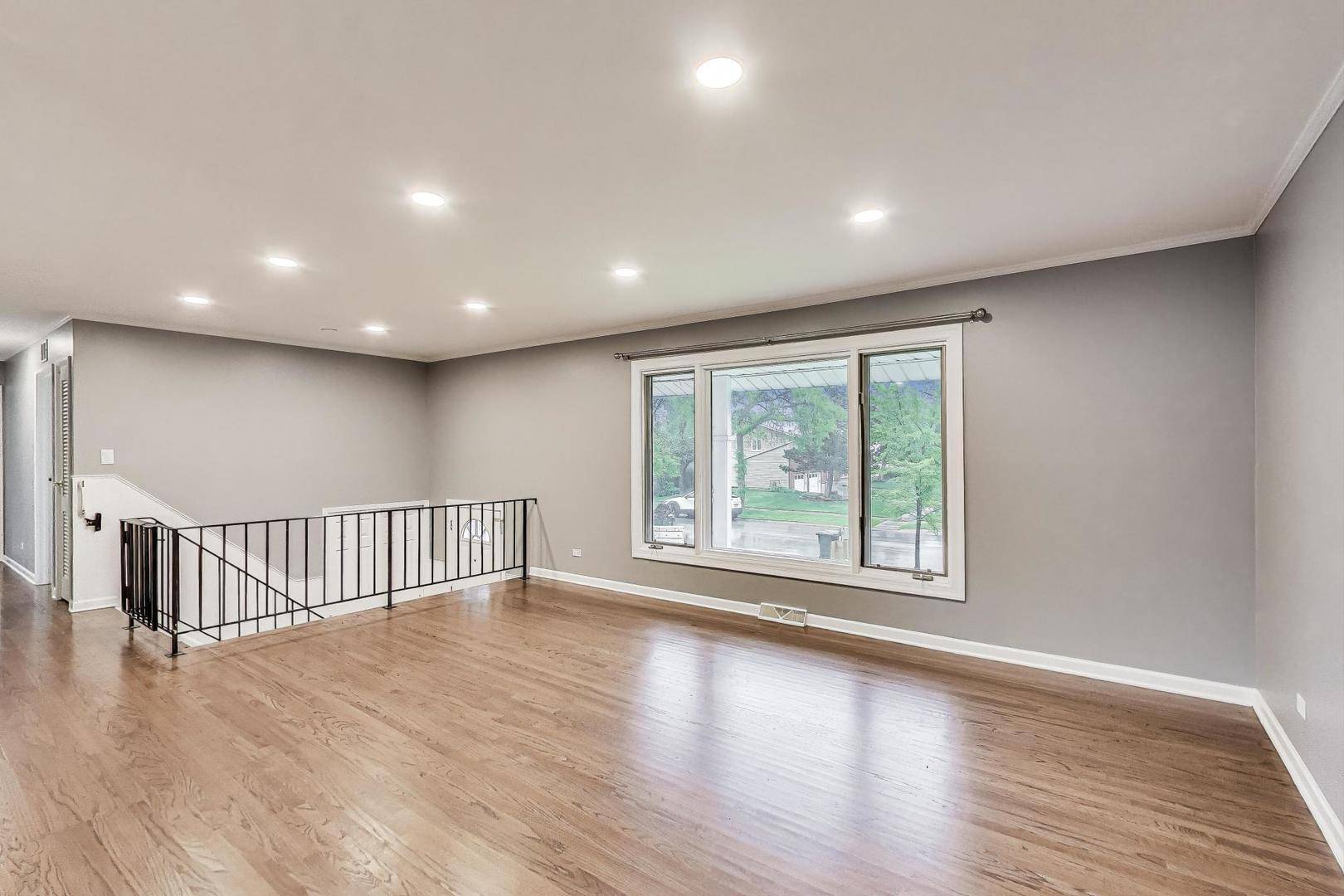Palatine, IL 60074,654 N Robinson DR