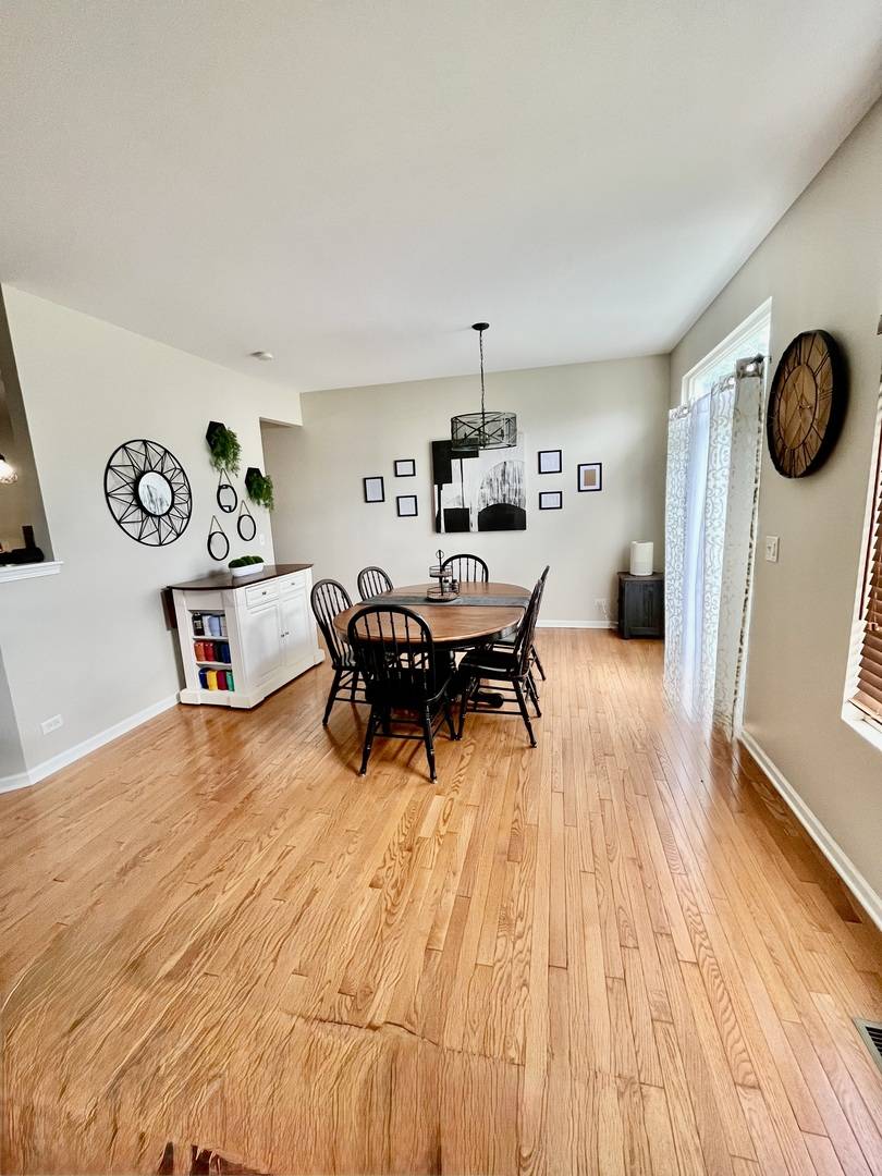 Aurora, IL 60503,1676 Fredericksburg LN