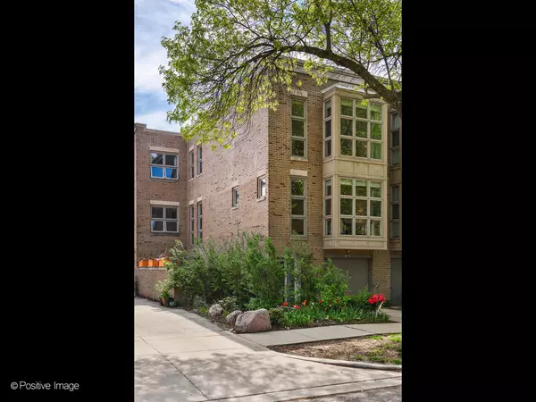 Chicago, IL 60614,2393 N Wayne AVE