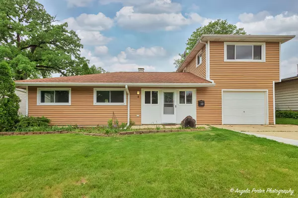 4 Timber TRL, Streamwood, IL 60107