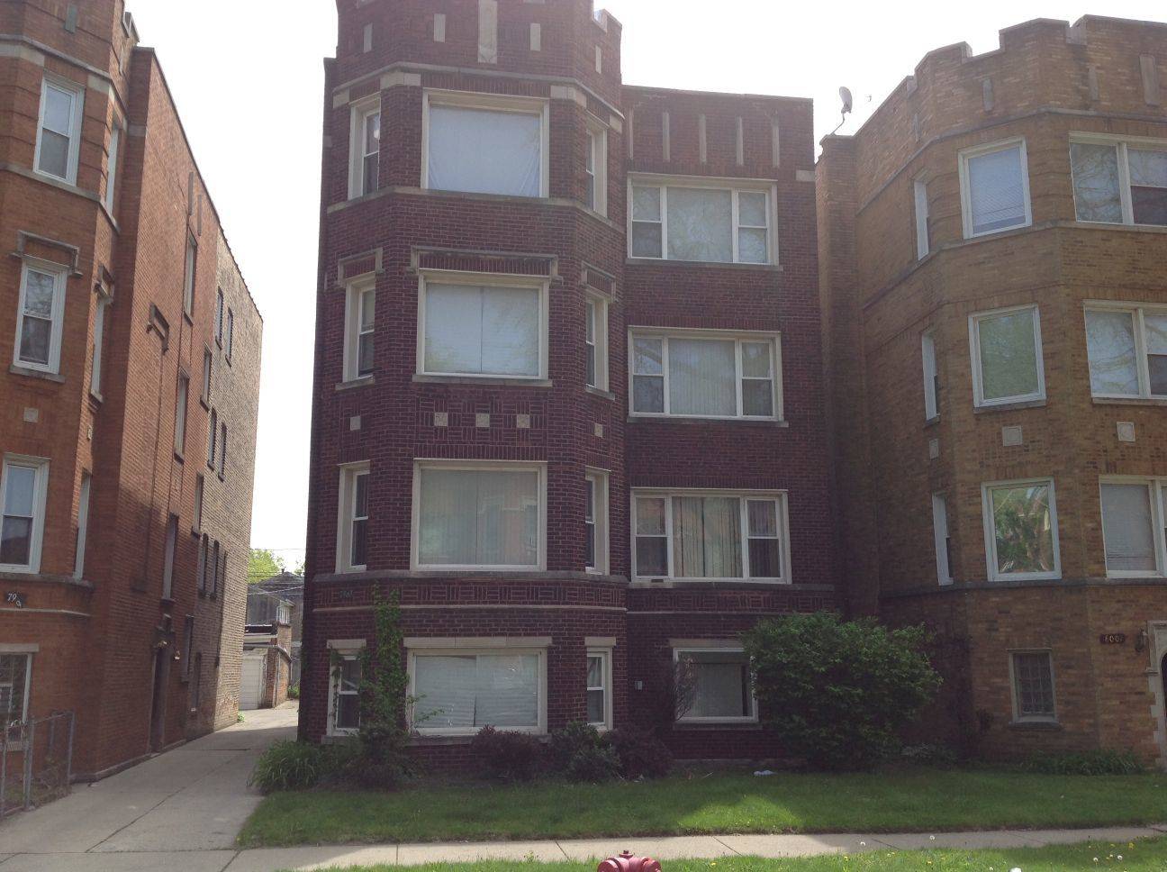 7965 S Phillips AVE, Chicago, IL 60617