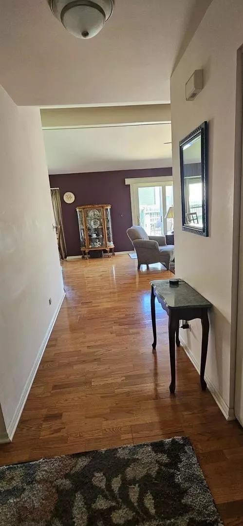 Wheeling, IL 60090,973 Willowbrook DR