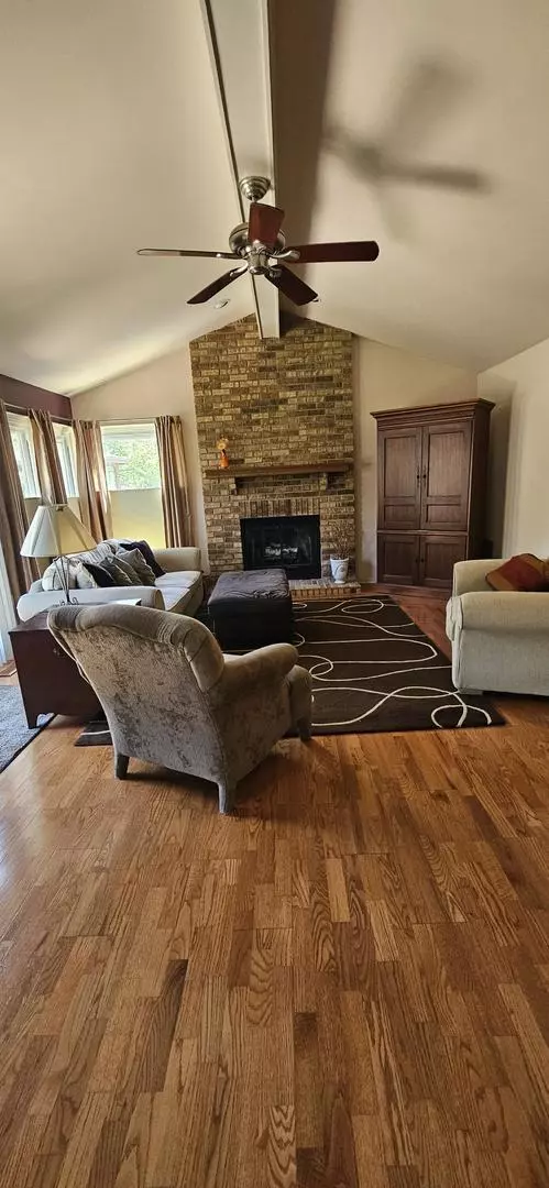 Wheeling, IL 60090,973 Willowbrook DR