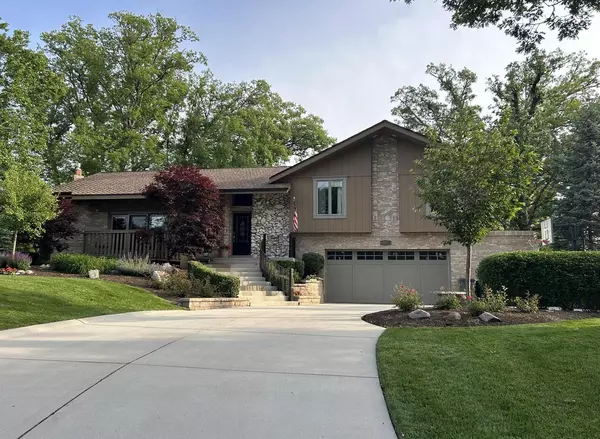 10348 Woburn CT, Orland Park, IL 60462