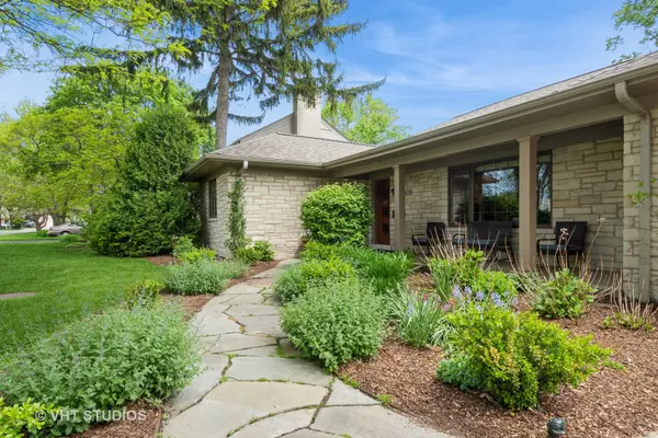 Evanston, IL 60203,9535 Harding AVE