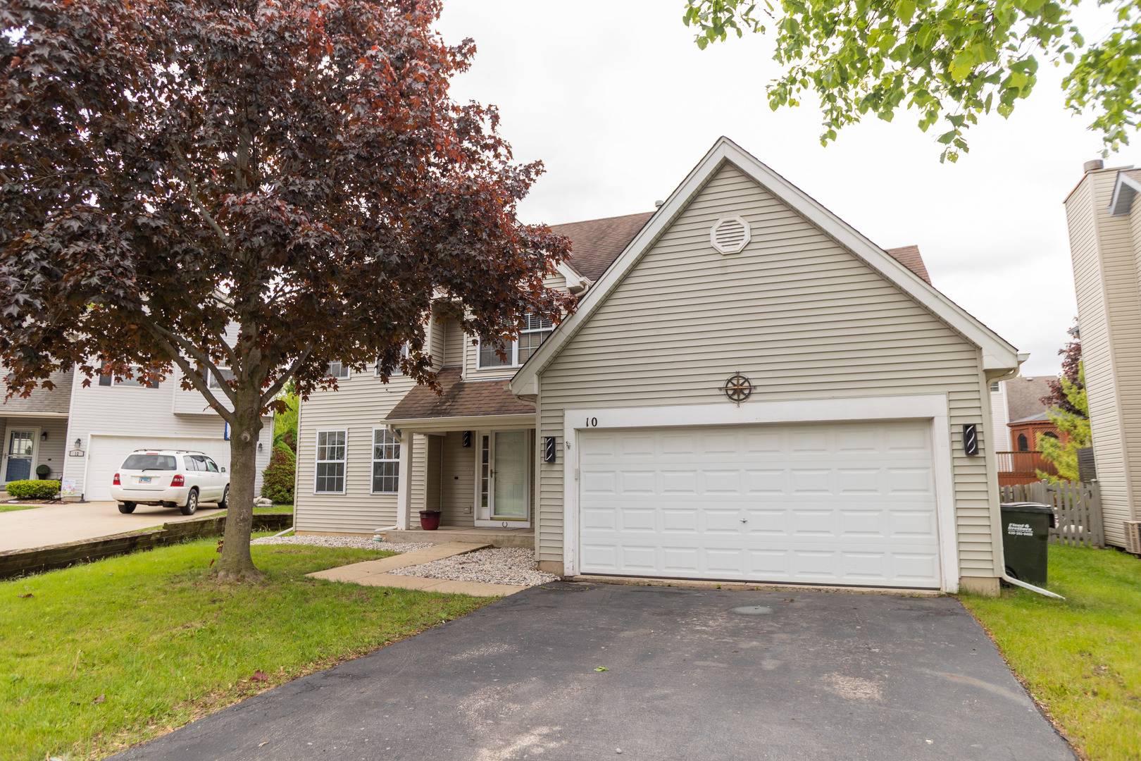 10 Sugar Creek CT, Lake In The Hills, IL 60156