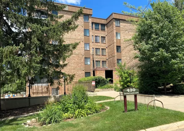 430 Walnut AVE #2201, Lisle, IL 60532