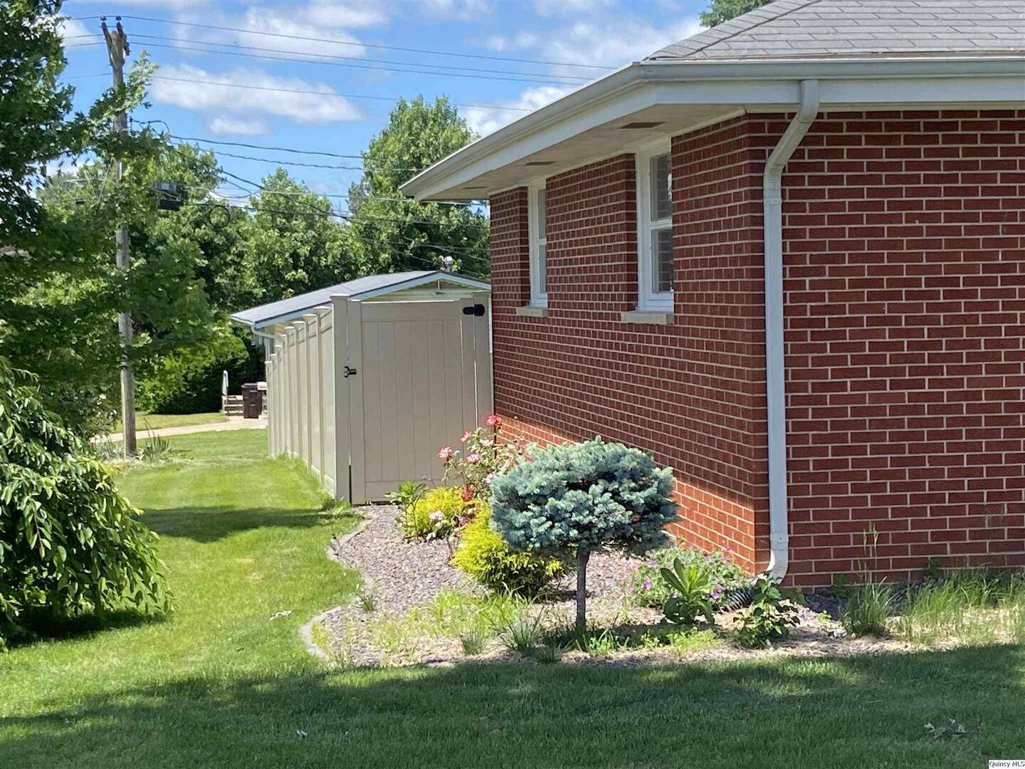 Palmyra, MO 63461,1018 S Spring St