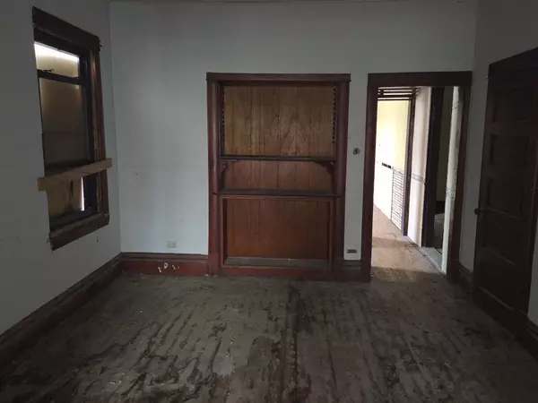 Chicago, IL 60628,114 W 108th PL