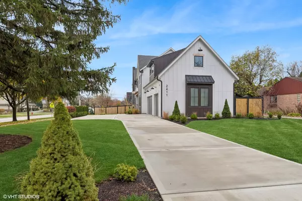 Northbrook, IL 60062,2411 Woodlawn RD
