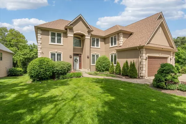 670 Leslie CT, Carol Stream, IL 60188