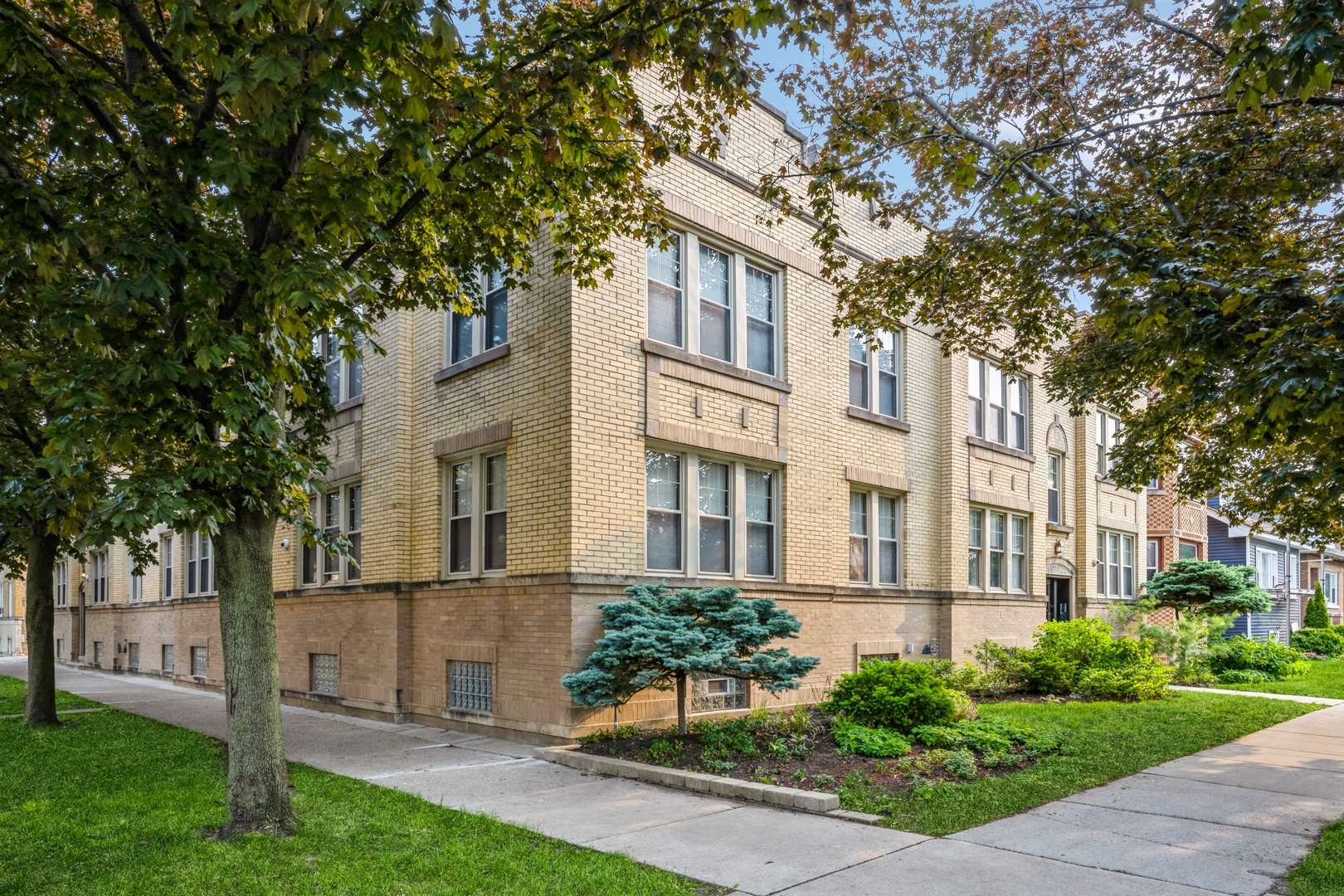 3248 N Linder AVE #3A, Chicago, IL 60641