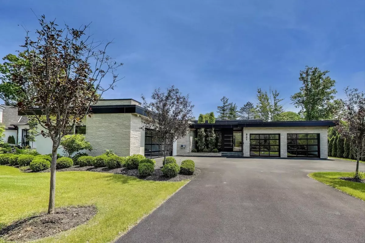 Glenview, IL 60025,821 Harms RD