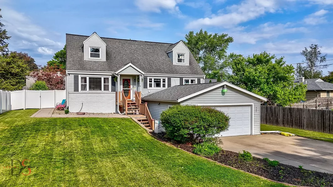 907 Parks LN, Ottawa, IL 61350