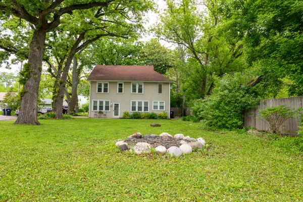 Mchenry, IL 60051,2908 Oakwood AVE