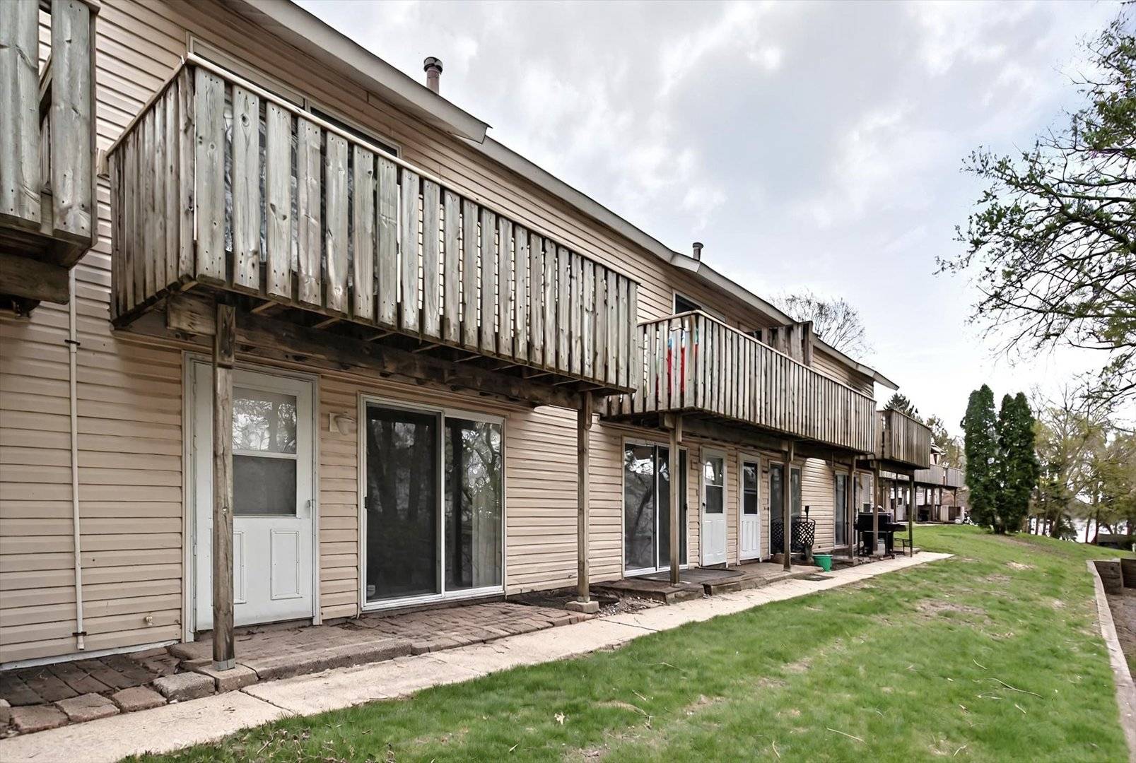 Fox Lake, IL 60020,126 Cora AVE #D