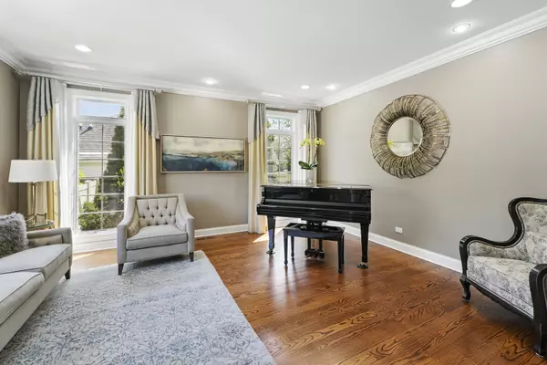 Glenview, IL 60025,610 Greendale RD