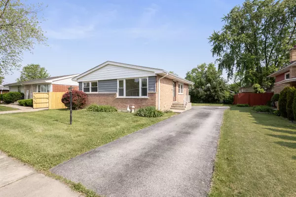 Chicago Heights, IL 60411,151 Amy ST