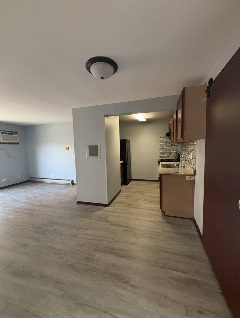 Lansing, IL 60438,3068 Bernice AVE #2S