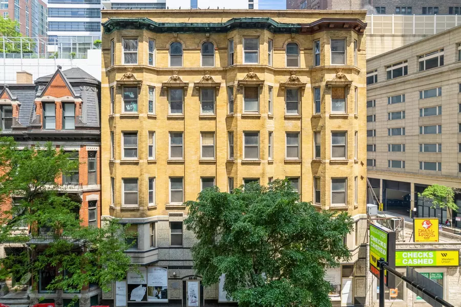 58 E Chicago AVE, Chicago, IL 60611