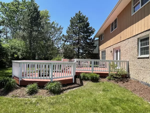 Homer Glen, IL 60491,13153 W Pin Oak DR