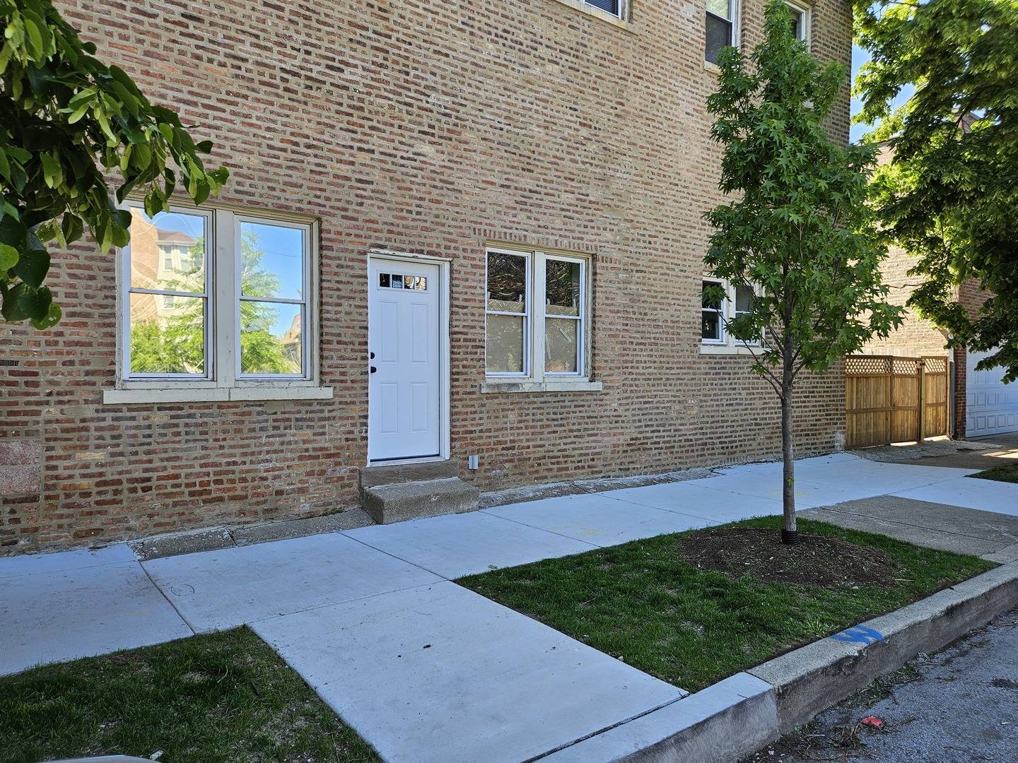 Chicago, IL 60609,2500 W PERSHING RD #1R