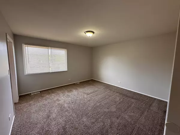 Matteson, IL 60443,5911 Timberlane RD
