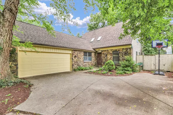 504 W Florida AVE, Urbana, IL 61801