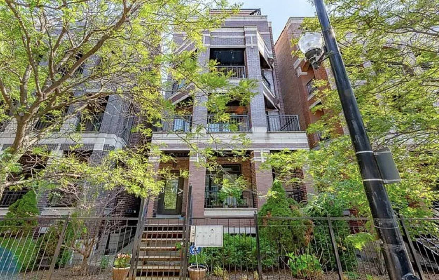 1047 W Monroe ST #2, Chicago, IL 60607