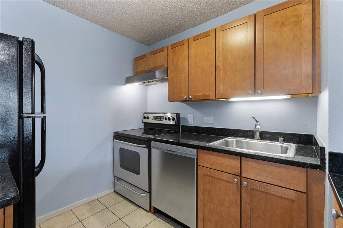 Chicago, IL 60611,30 E HURON ST #2003