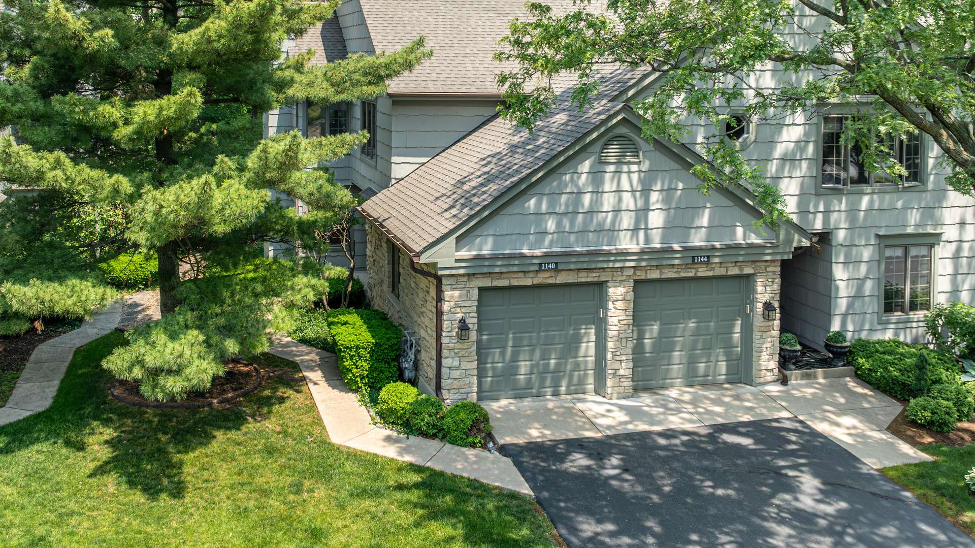 1140 Bristlecone CT #1140, Darien, IL 60561