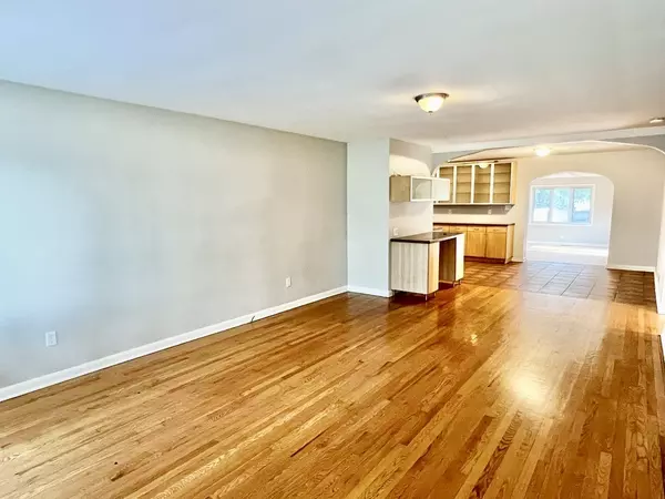 Homewood, IL 60430,2109 Magnolia RD