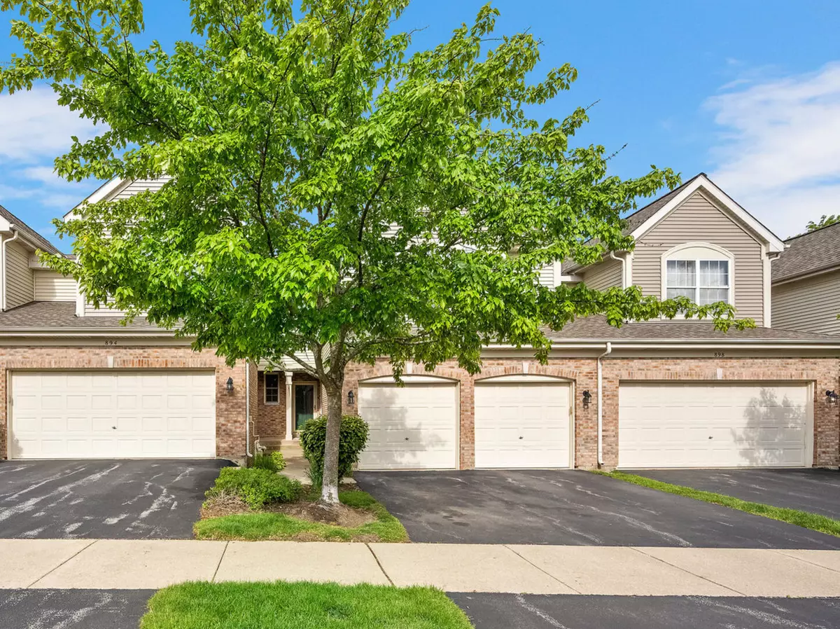 Lisle, IL 60532,896 Mckenzie Station DR