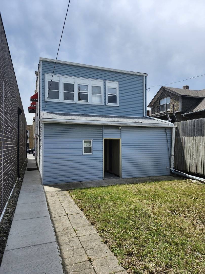Chicago, IL 60641,4412 W Belmont AVE