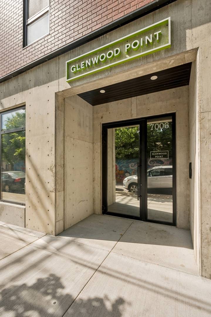 Chicago, IL 60626,7006 N Glenwood AVE #302
