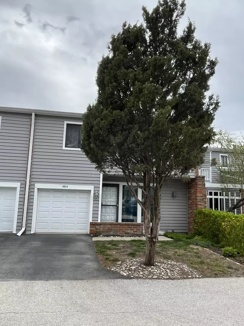 Wheeling, IL 60090,484 POPLAR DR #1