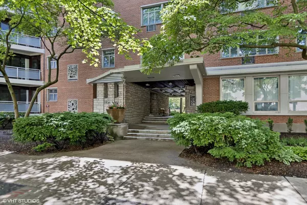 1864 Sherman AVE #3SW, Evanston, IL 60201