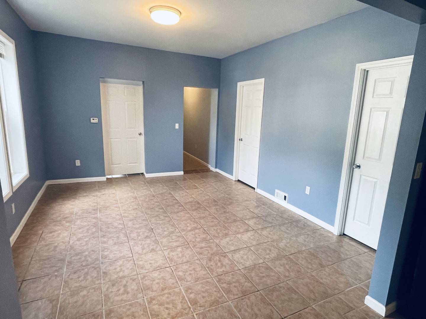 Aurora, IL 60505,124 N State ST #1