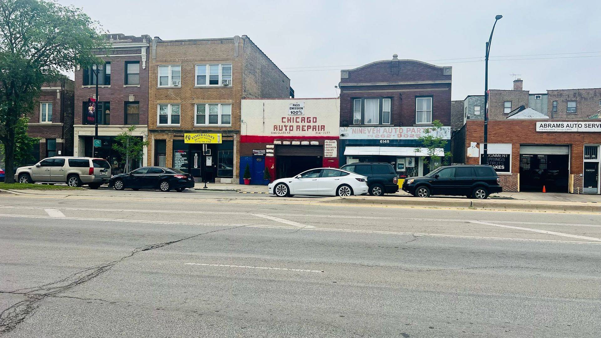 Chicago, IL 60660,6146 N Clark ST