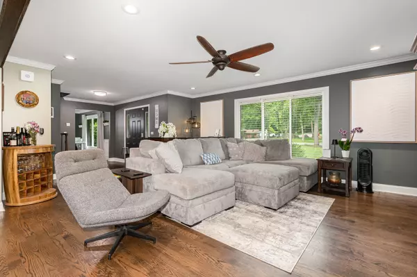 Naperville, IL 60565,1516 Blackberry CIR