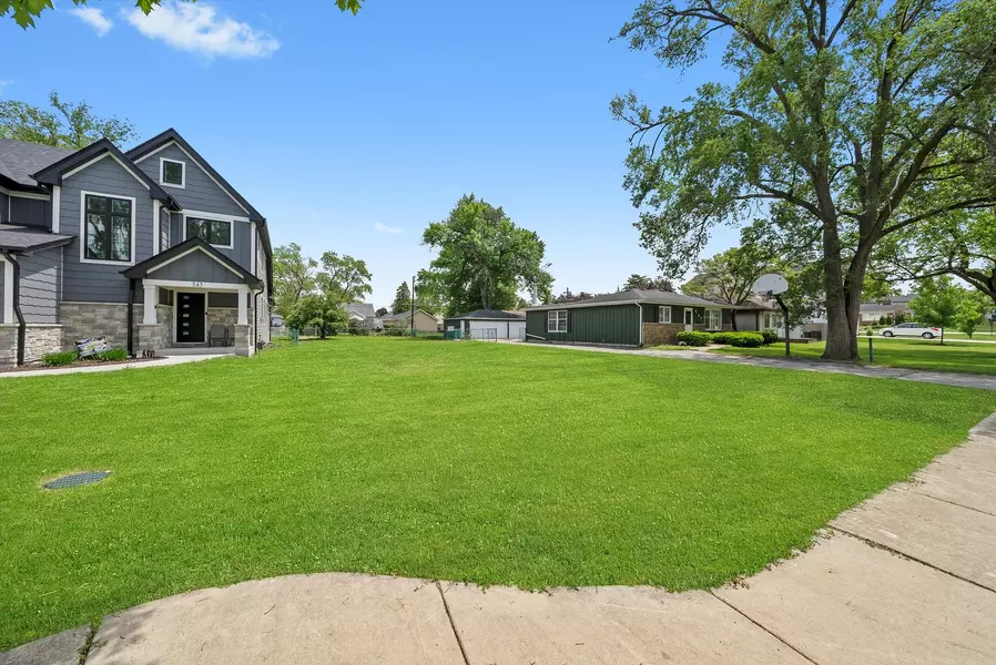 341 OAK AVE, Wood Dale, IL 60191