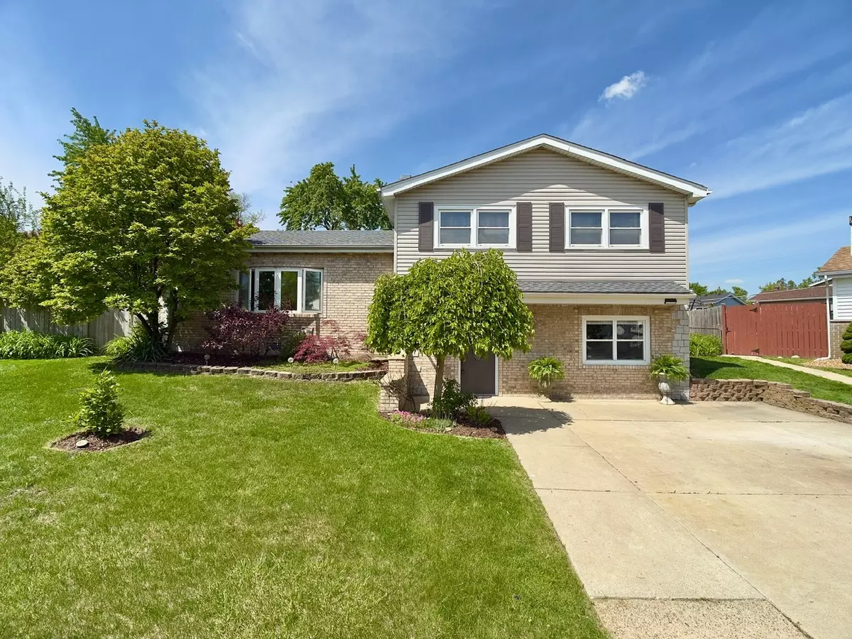 Hickory Hills, IL 60457,9113 Elm CIR
