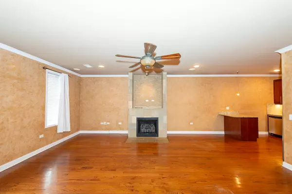 Chicago, IL 60647,2612 W Diversey AVE #101