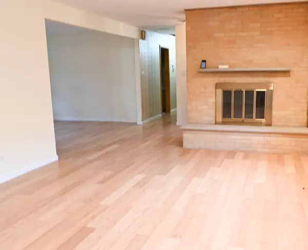 Hazel Crest, IL 60429,17315 Bryant LN