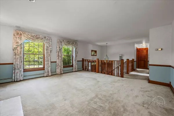 St. Charles, IL 60175,38W691 W Mary LN