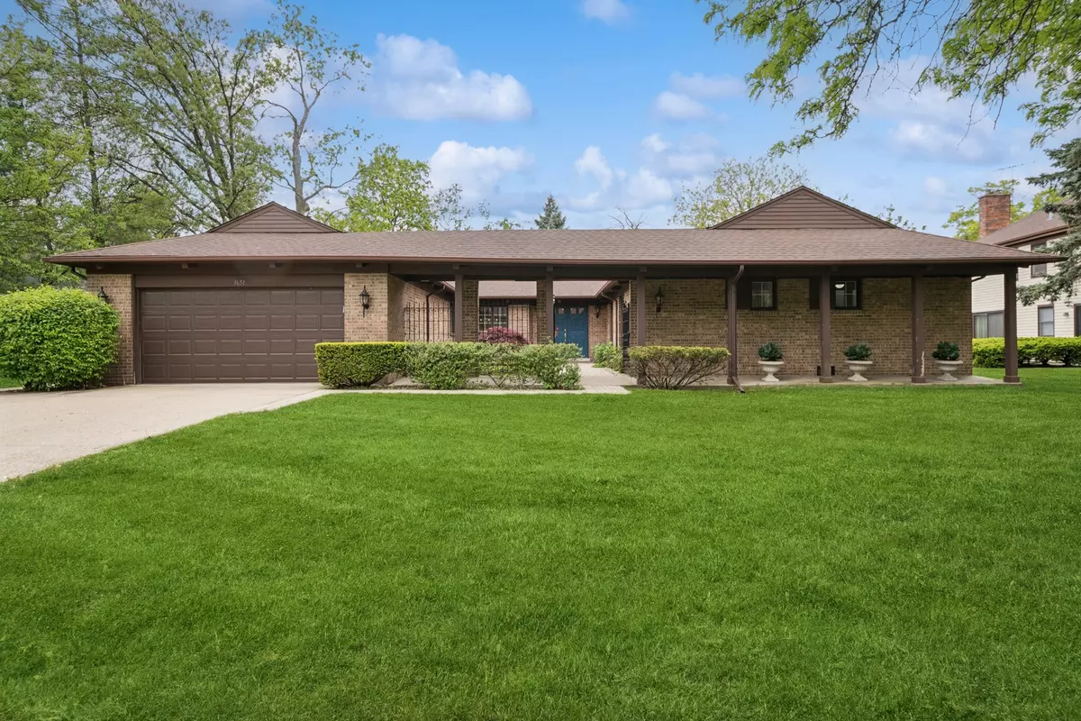 Northbrook, IL 60062,3651 Dauphine AVE