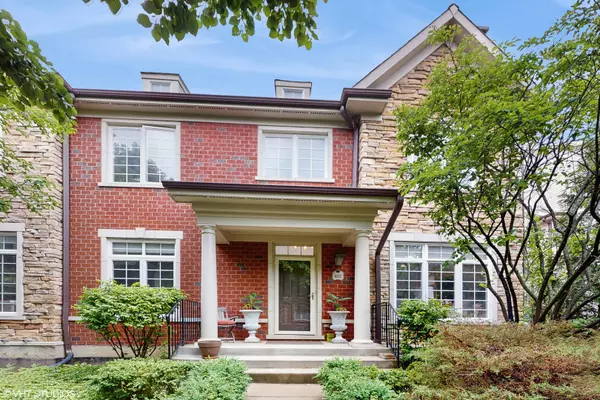 4232 Linden Tree LN, Glenview, IL 60026