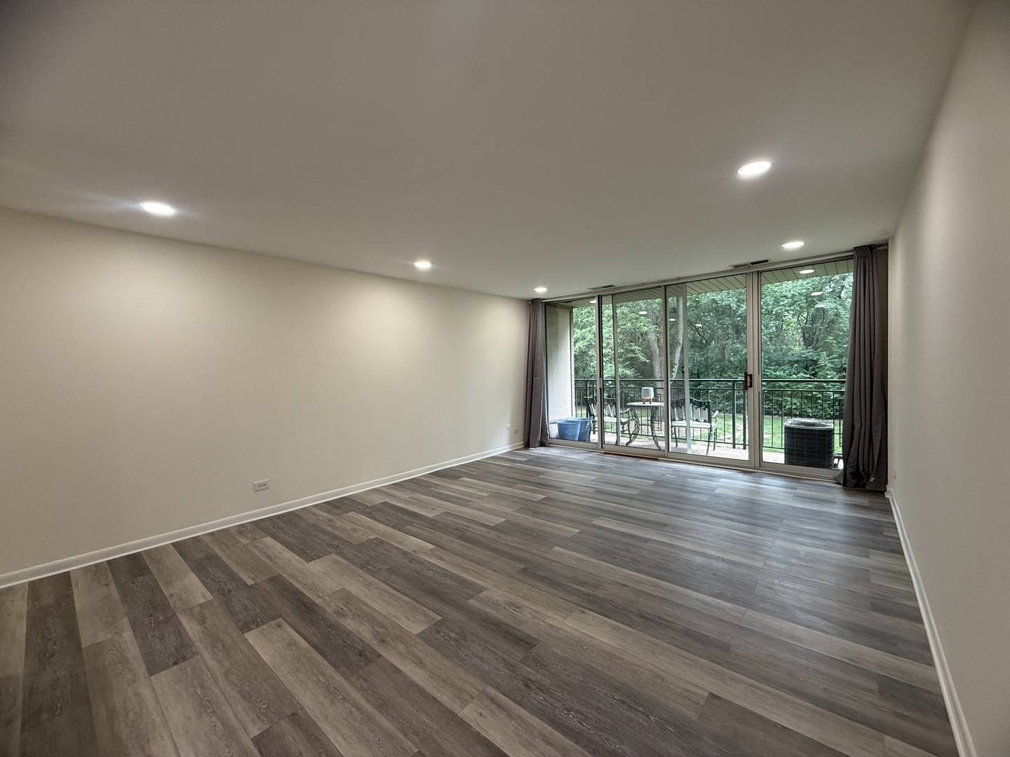 Lisle, IL 60532,5800 Oakwood DR #2J